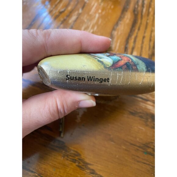 Susan Winget Art Hearts Oh Holy Night Nativity Scene Ornament W/Key Gold & Blue - Picture 3 of 6